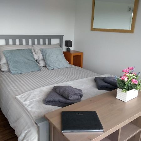 Cleeves Cabins Arran Luxury Lodge With Hot Tub Dalry  Eksteriør billede
