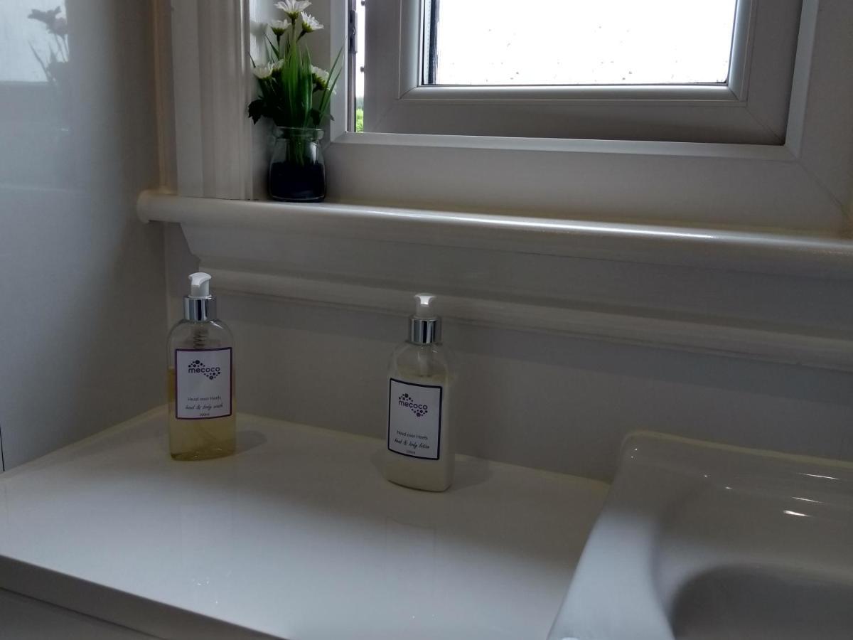 Cleeves Cabins Arran Luxury Lodge With Hot Tub Dalry  Eksteriør billede
